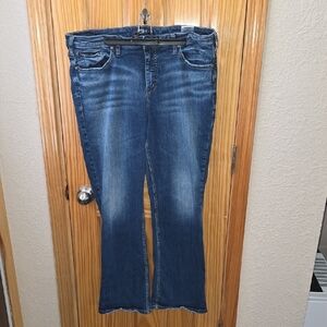 Silver Jeans- Izzy Style- Size 18/31